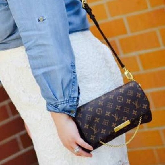 Louis Vuitton Discontinued Monogram Favorite MM Crossbody Flap